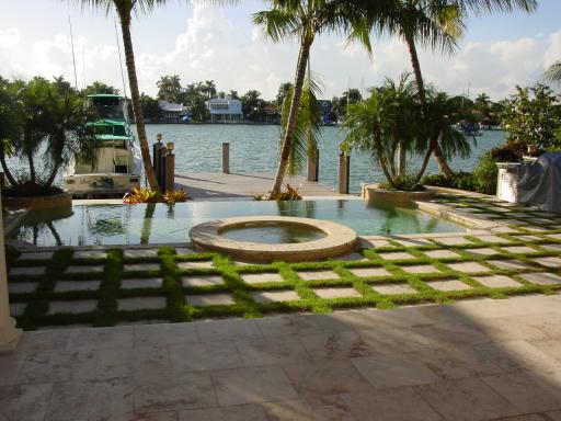 MIAMI_CUSTOM_POOLS_AND_SPAS__207__ezr.jpg